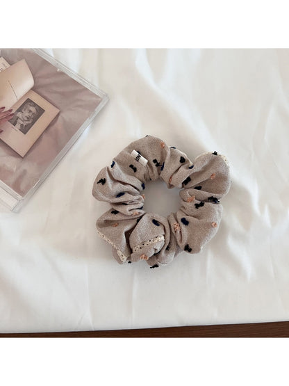 Gifty - Sweet Fashion Chic Scrunchie