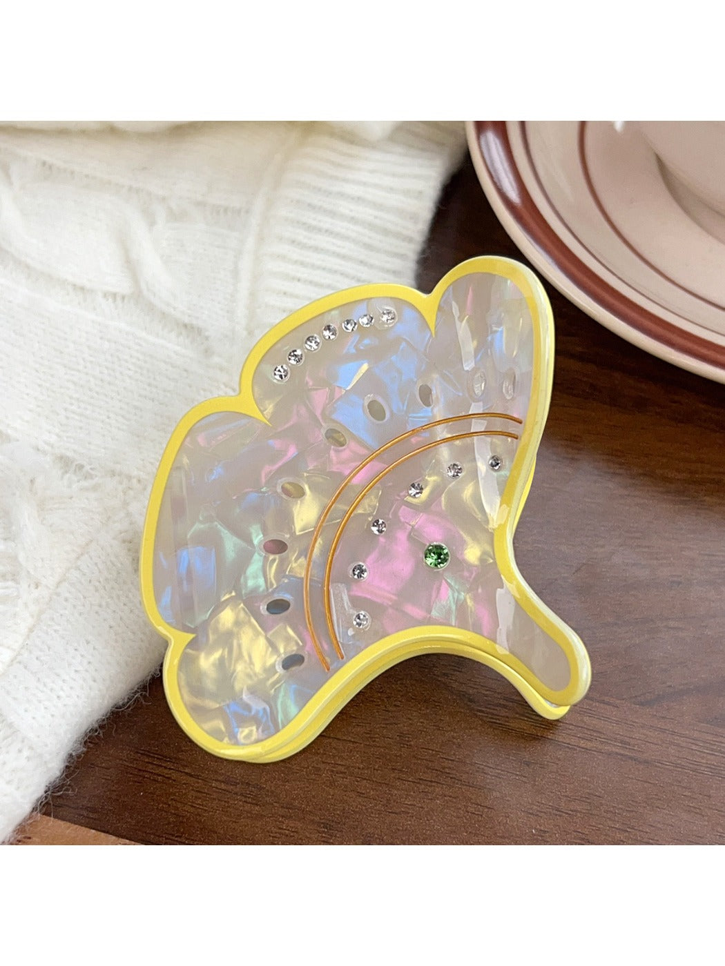 Beau vintage leaf shaped hair claw clip open to display spring mechanism