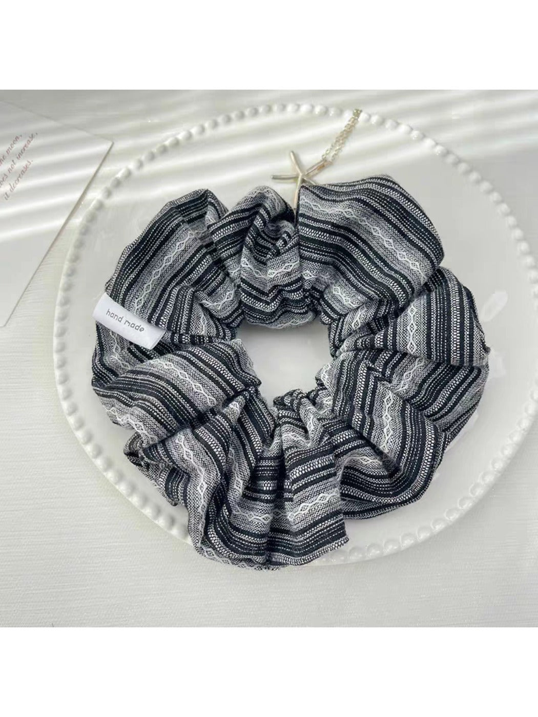 Gifty - Vintage Striped Hair Tie