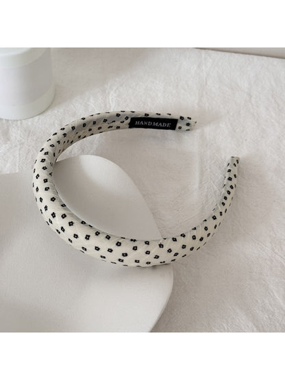 Gifty - Ruffled Polka Dot Fabric Scrunchie Hair Tie