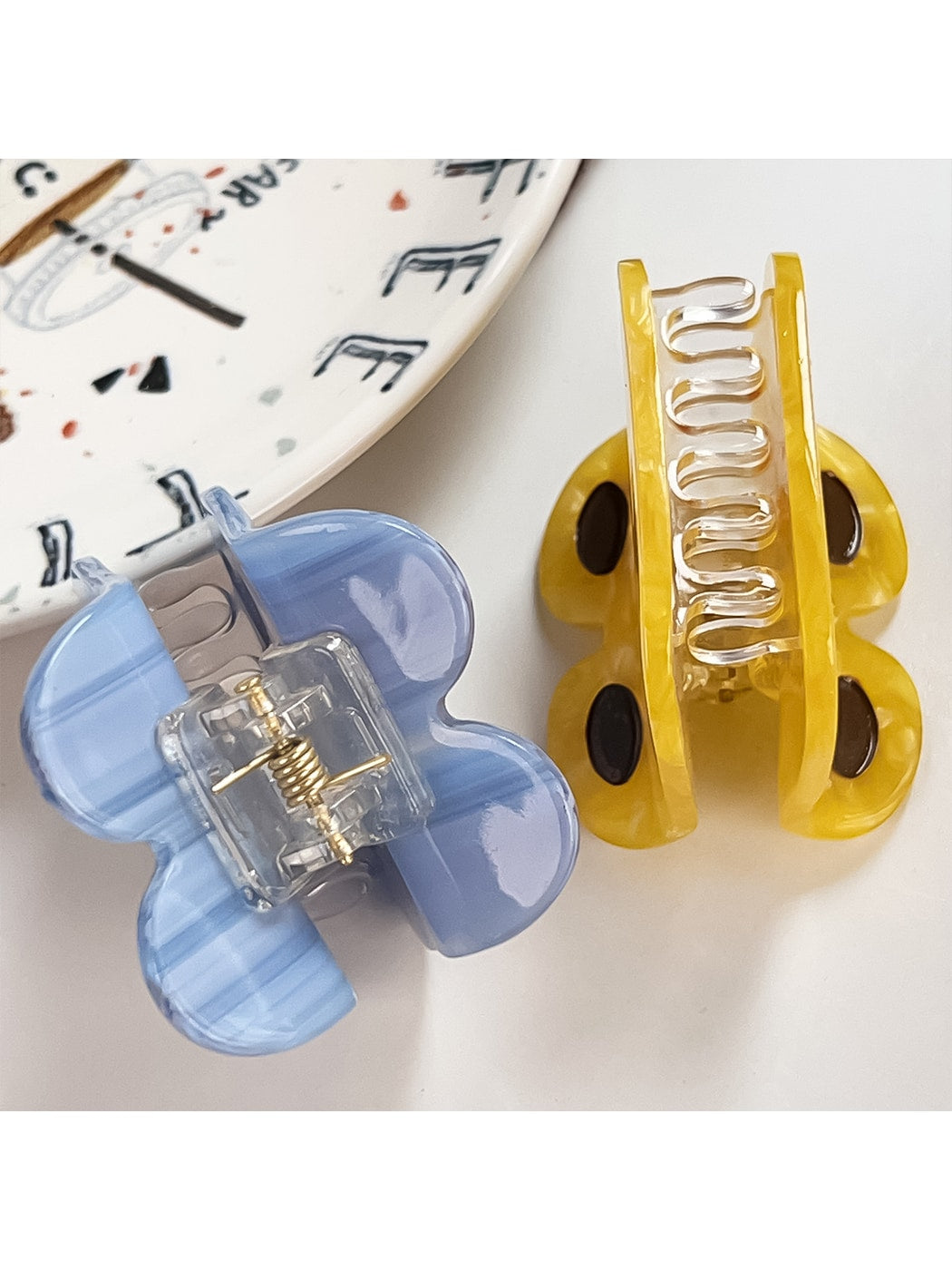 Beau - Playful Face Design Acetate Claw Clip