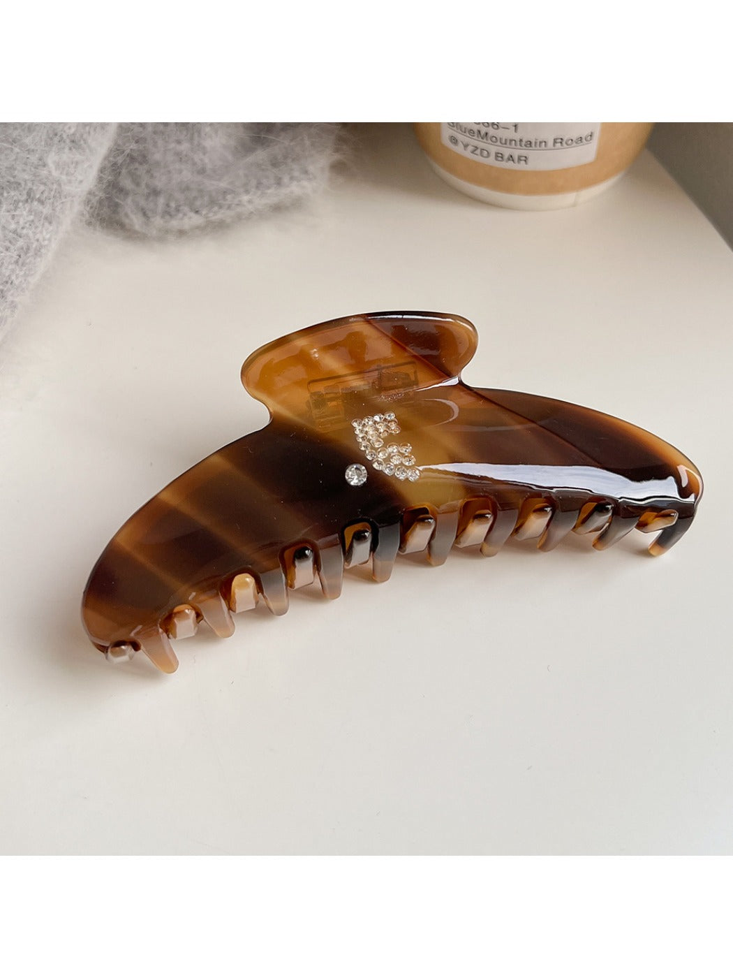 Beau - Creamy Dot Rhinestone Hair Clip