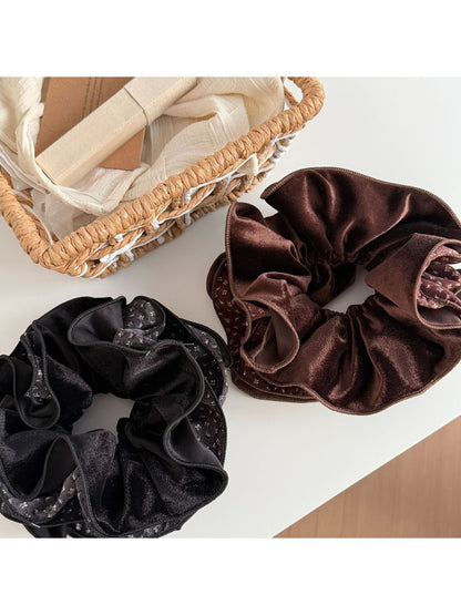 Gifty - Vintage Print Pleated Scrunchie