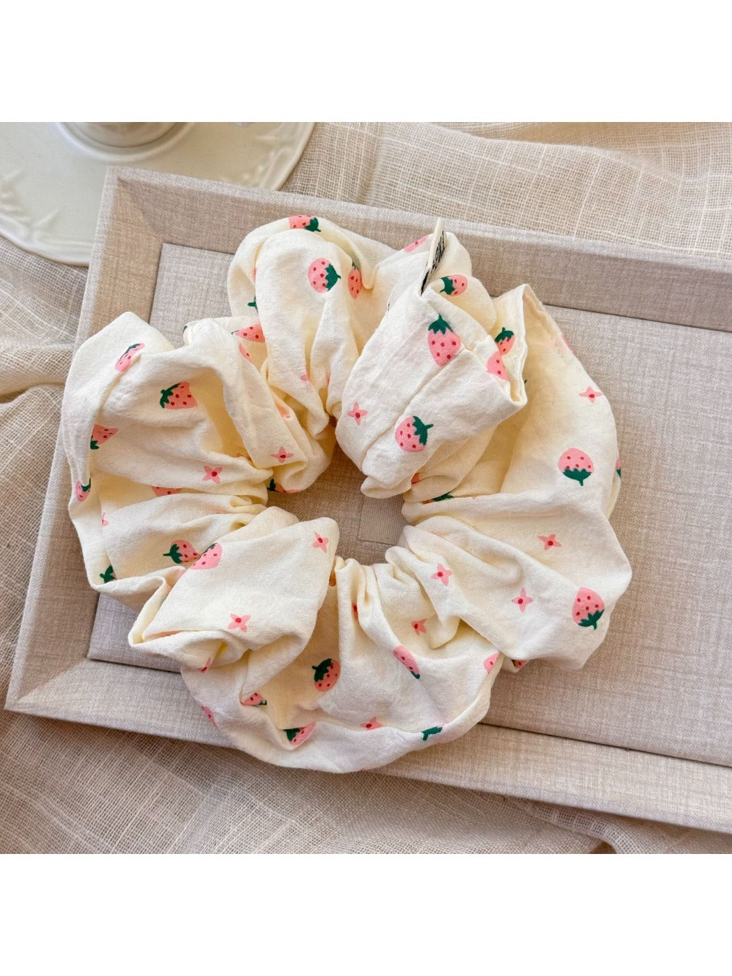 Gifty - Strawberry Scrunchie Hair Tie