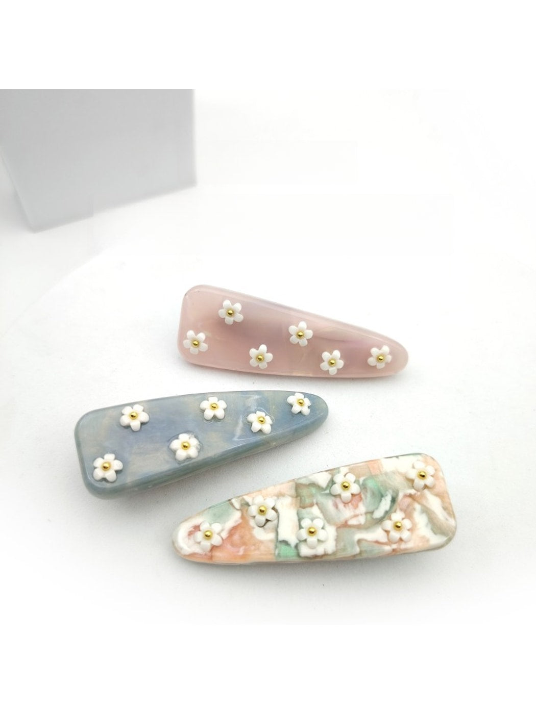 Beau - Floral Acetate Triangular Side Hair Clip
