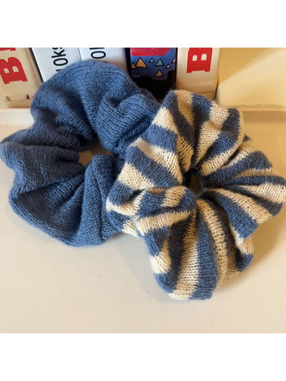 Gifty - Knitted Striped Scrunchie Hair Tie