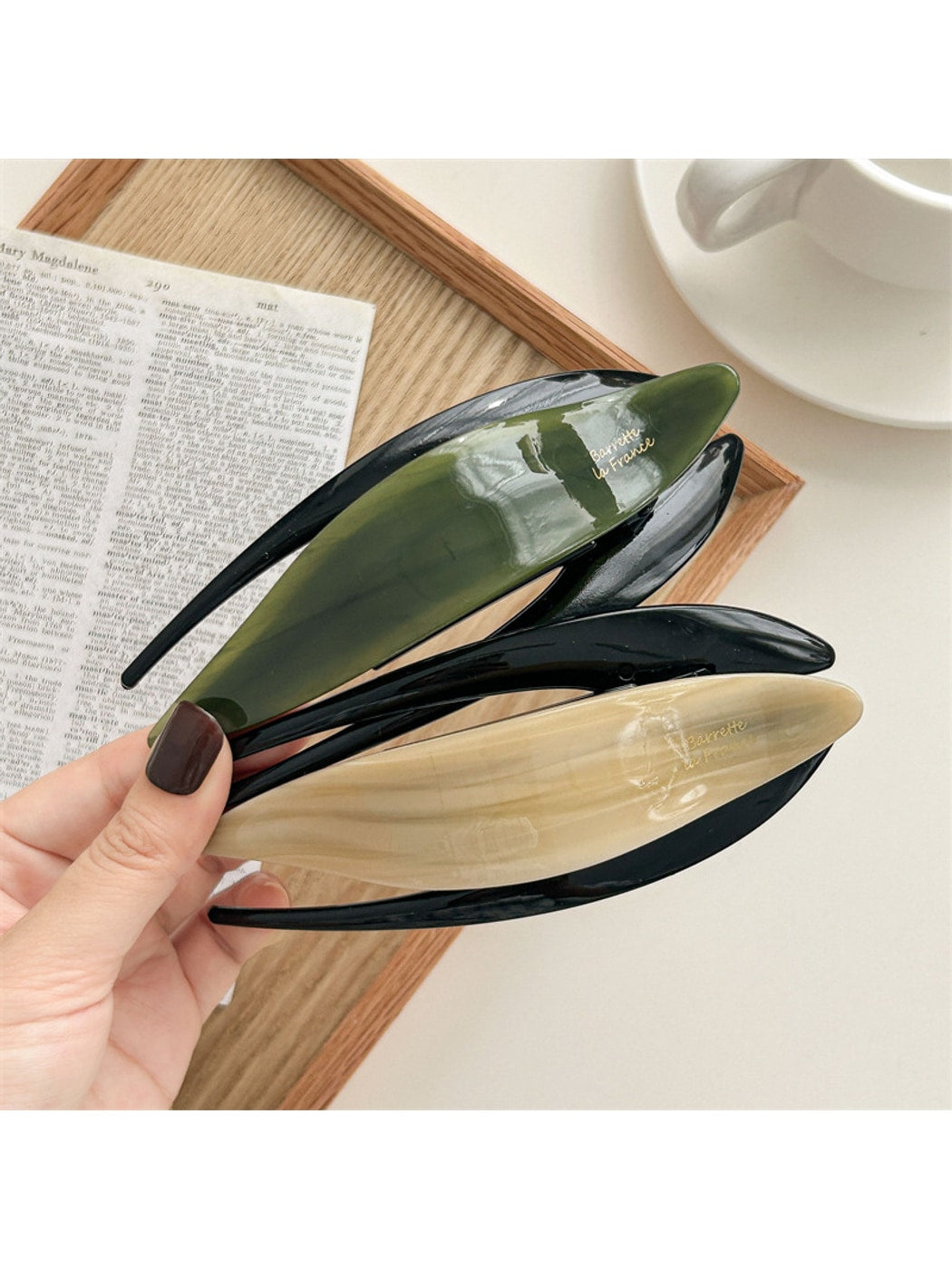 Beau - Line Detail Acetate Barrette Hair Clip