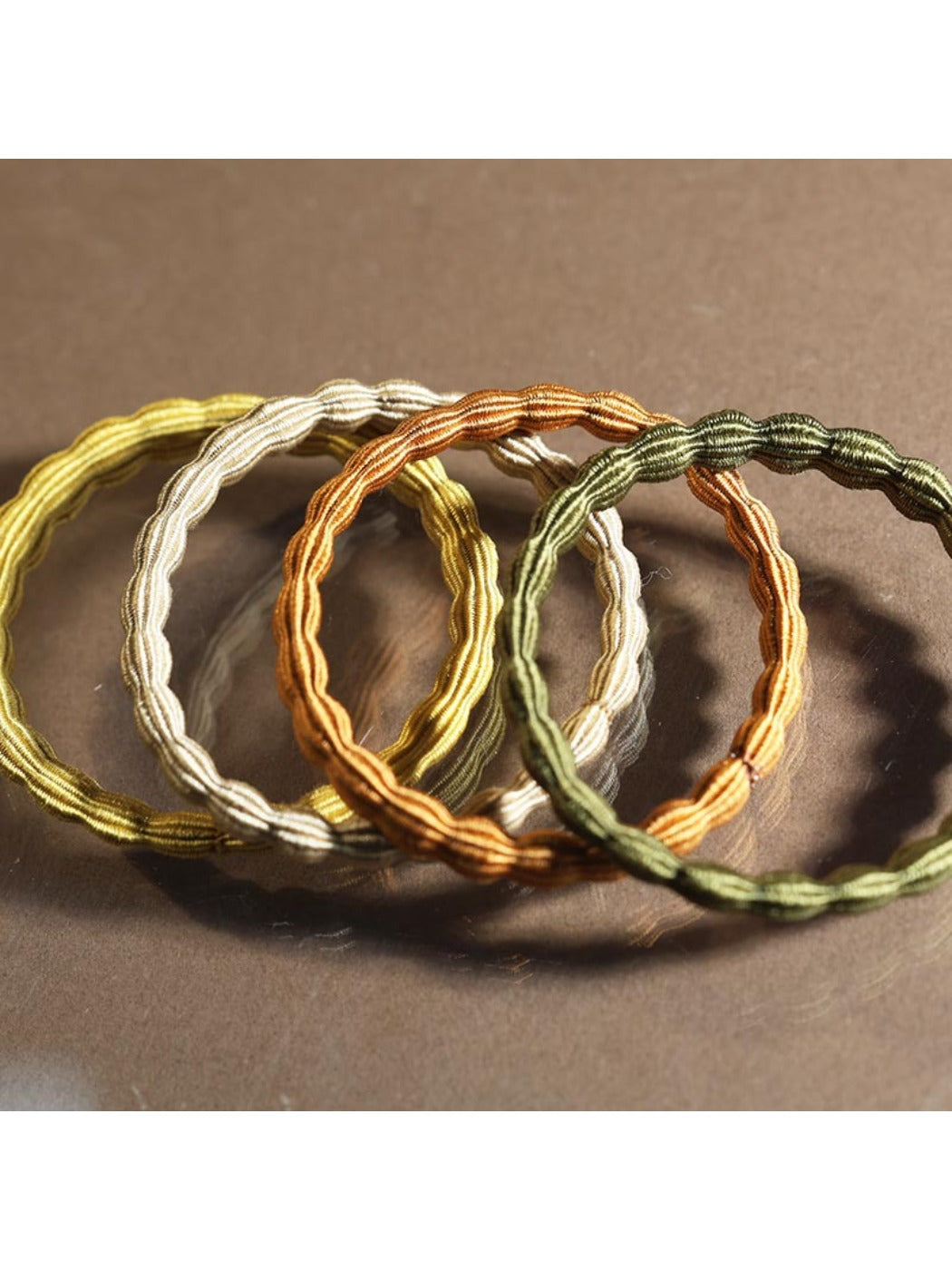 Gifty - Peanut Shaped Hair Tie
