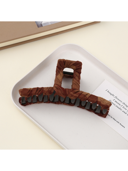 Beau - Delicate Geometric Hair Styling Claw Clip
