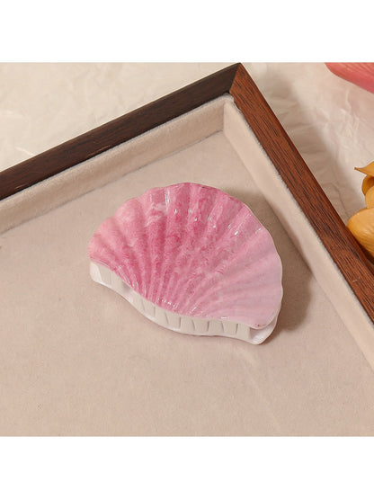 Beau - Minimalist Shell Shaped Hair Claw Clip