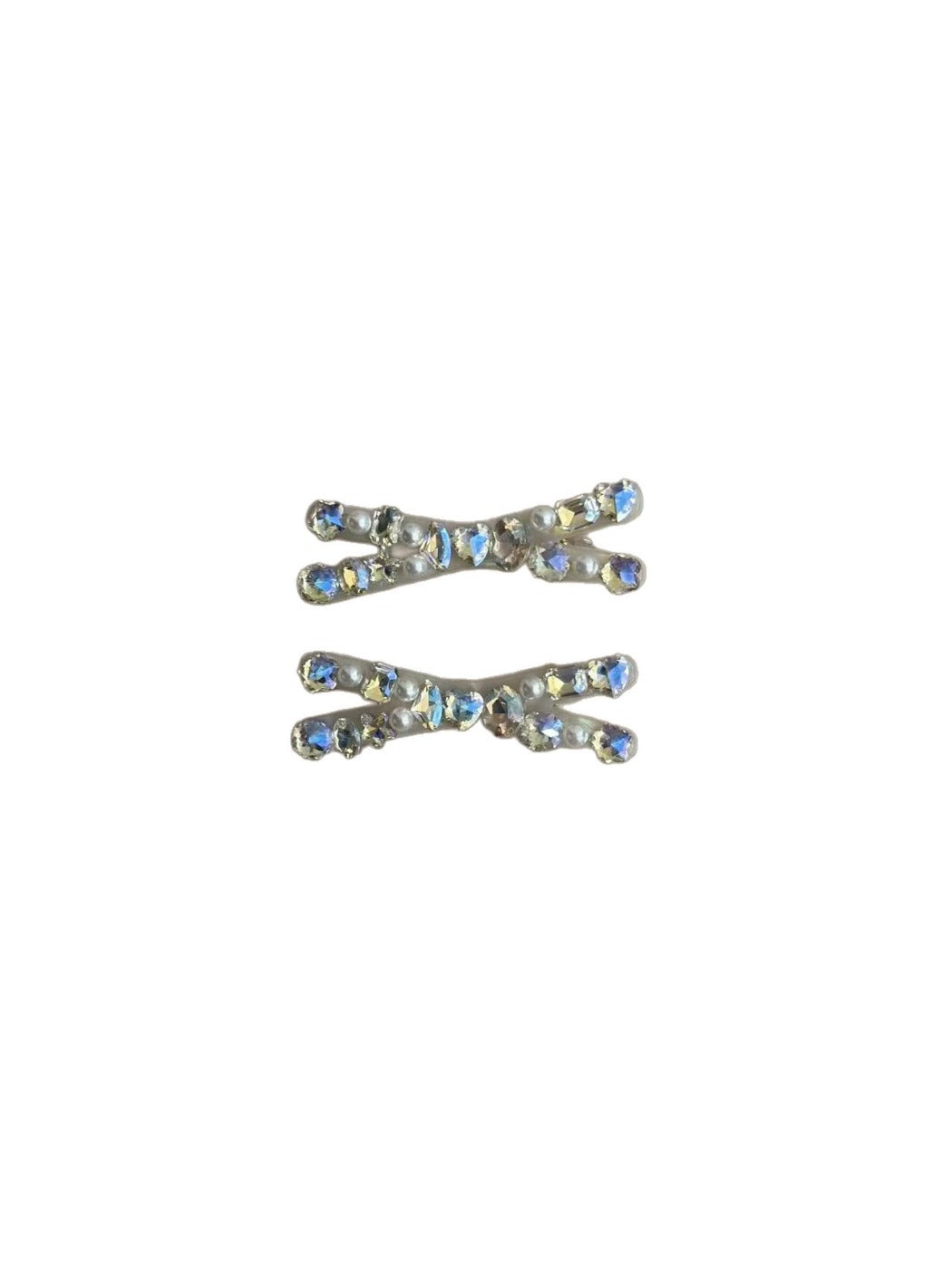 Side view of Beau sparkly crisscross bar hair clip displaying metal clasp