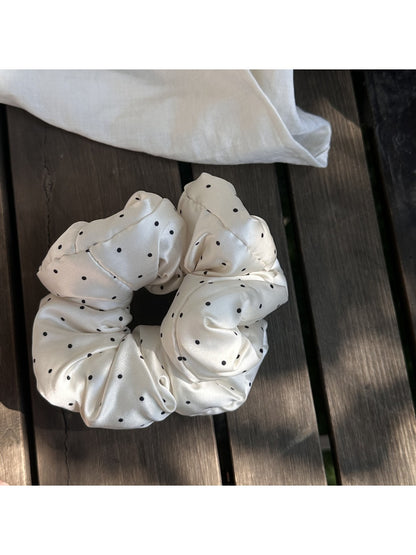 Gifty - Gentle Temperament Polka Dot Scrunchie