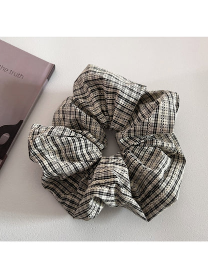 Gifty - Elegant Simple Plaid Scrunchie