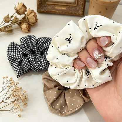 Gifty - Cute Polka Dot Polyester Fabric Scrunchie