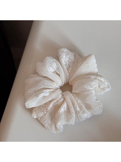 Gifty - Irregular Ruched Embroidered Hair Scrunchie