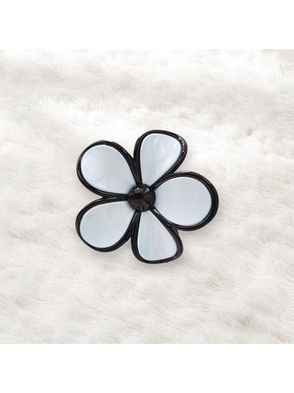 Beau - Five Petal Flower Shape Hair Claw Clip
