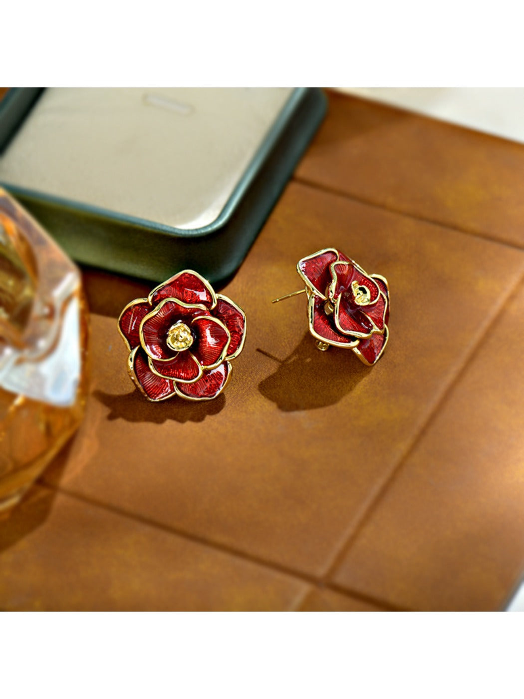 Earedge - Red Flower-Shaped Earrings