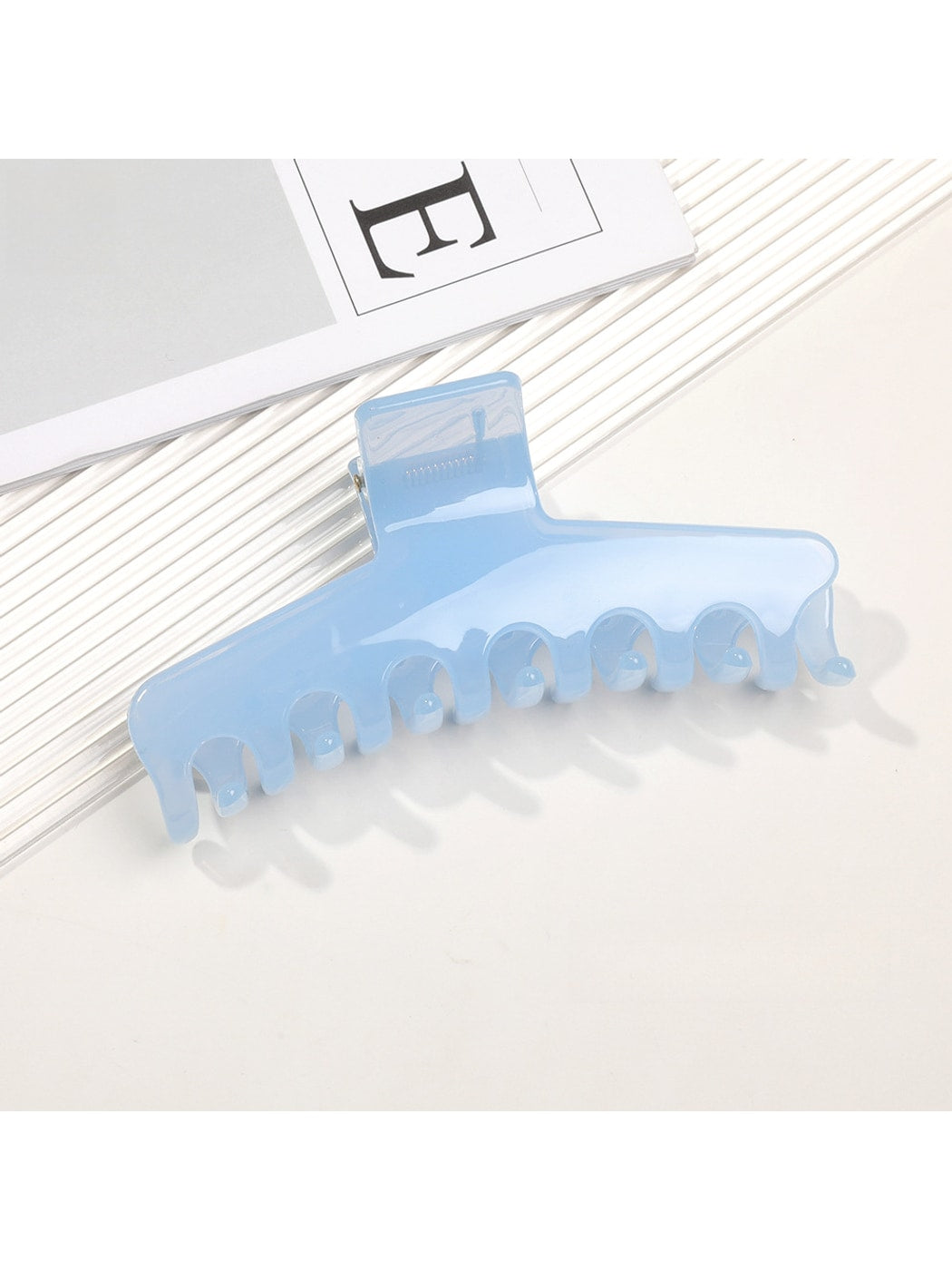 Beau - Jelly Finish Wide Shape Women's Claw Hair Clip