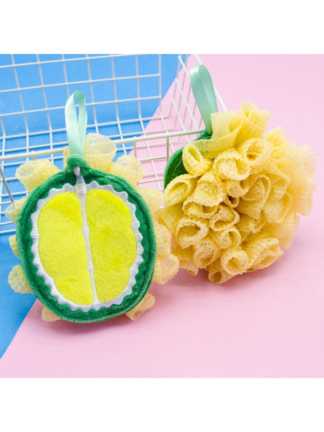Papo - Cute Strawberry Shaped Bath Pouf