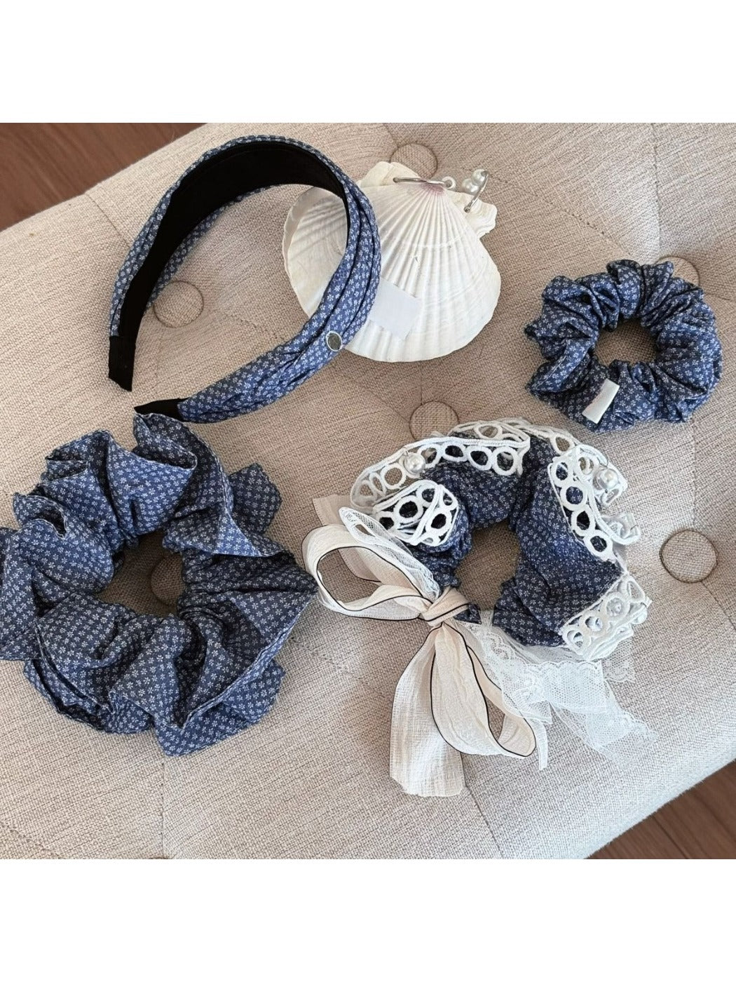Gifty - Small Floral Print Scrunchie and Headband
