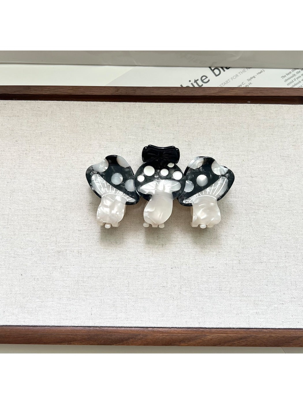 Beau - Three Mushrooms Shapes Hair Clip
