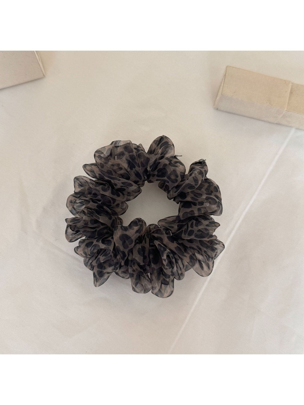 Gifty - Leopard Print Mesh Round Detail Hair Tie