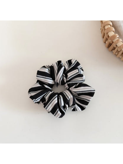 Gifty - Retro Print Polyester Fashion Scrunchie