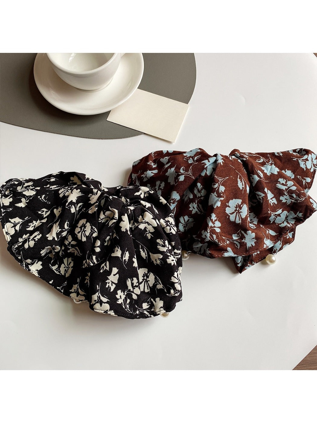Gifty - Dark Floral Pattern Scrunchie