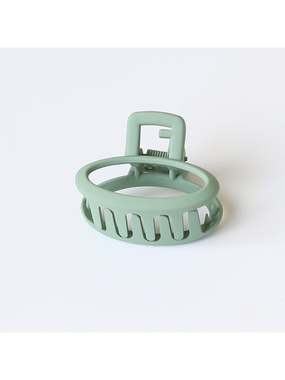 Beau - Minimalist Oval Shaped Openwork Claw Clip