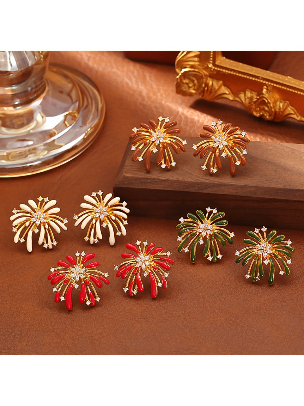 Earedge - Sparkling Firework Shaped Stud Earrings