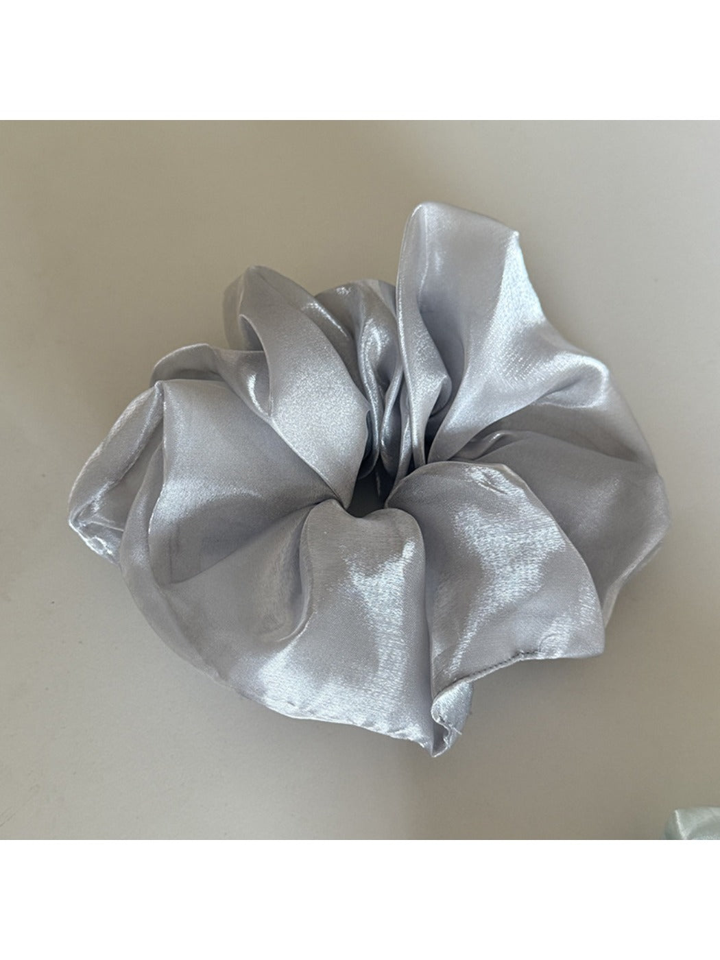 Gifty - Minimalist Solid Color Ruched Scrunchie