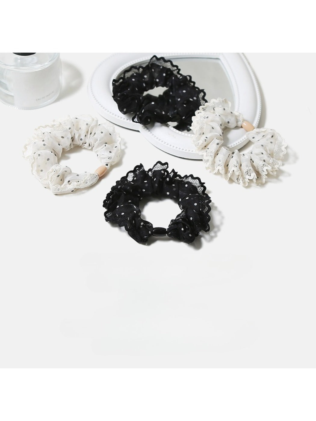 Gifty - Chic Lace Polka Dot Scrunchies