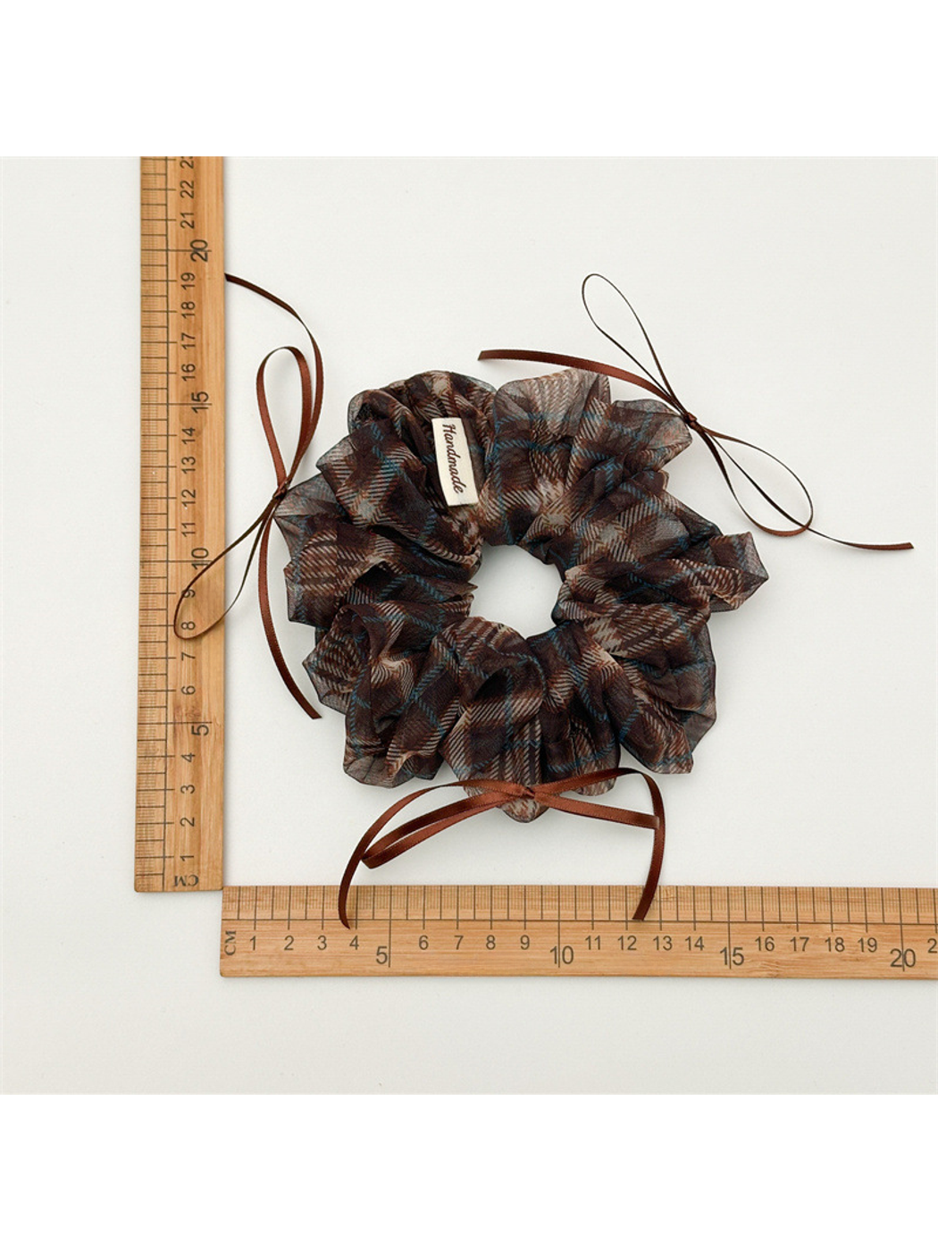 Gifty - Vintage Plaid Bow Ruffled Fabric Scrunchie
