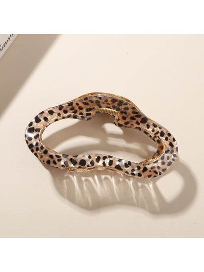 Beau - Hollowed Out Cloud Shaped Claw Clip