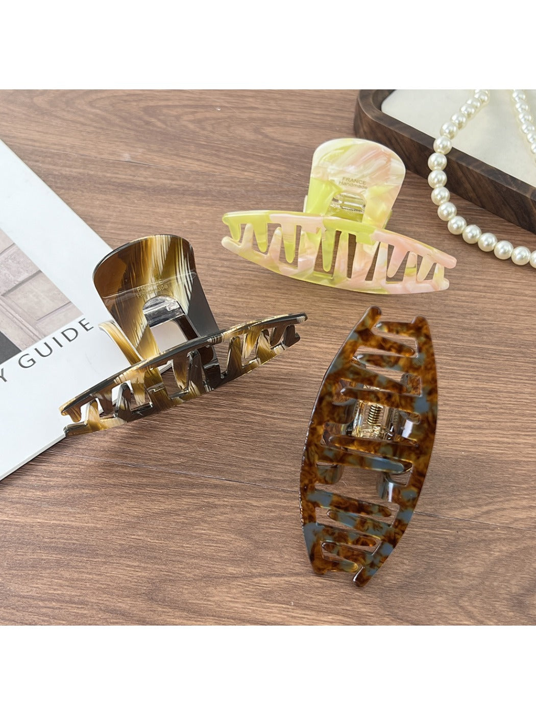 Beau - Retro Chunky Flat Bar Claw Clip