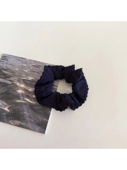 Gifty - Youthful Knotted Hair Scrunchie