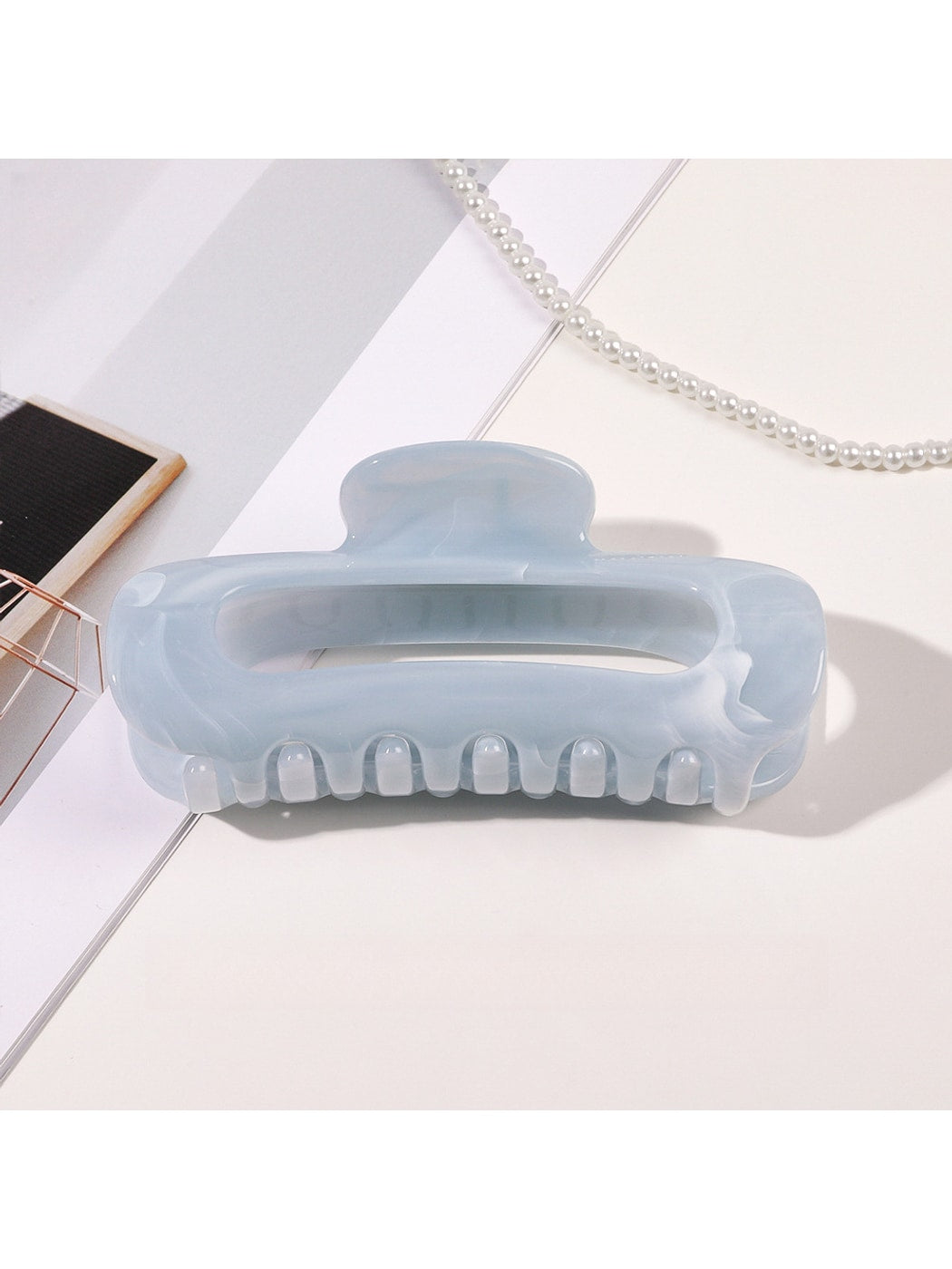 Beau - Glossy Marble Look Oval Hair Claw Clip