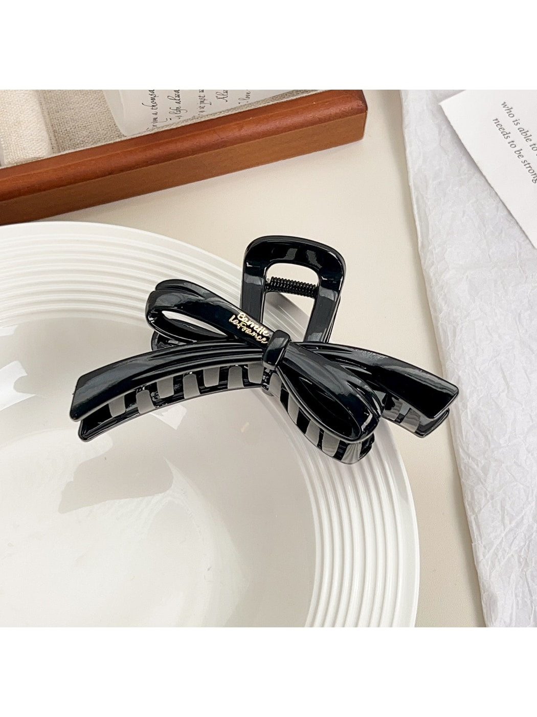 Beau - Glossy Butterfly Bow PC Plastic Claw Clip