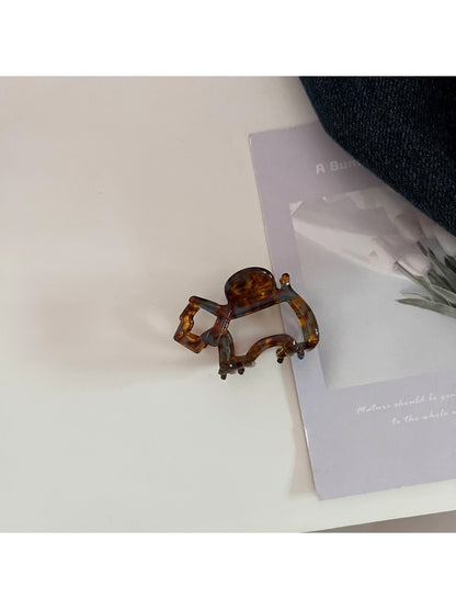 Beau - Minimalist Cut Out Puppy Claw Clip