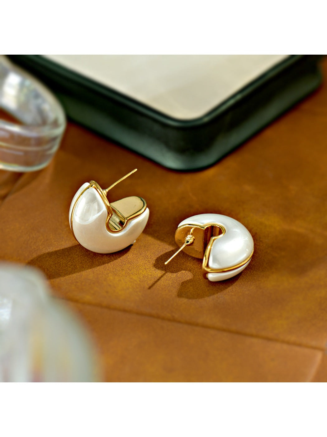 Earedge - Elegant Letter C Silhouette Earrings