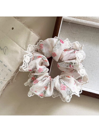 Gifty - Lace with Floral Print Scrunchie