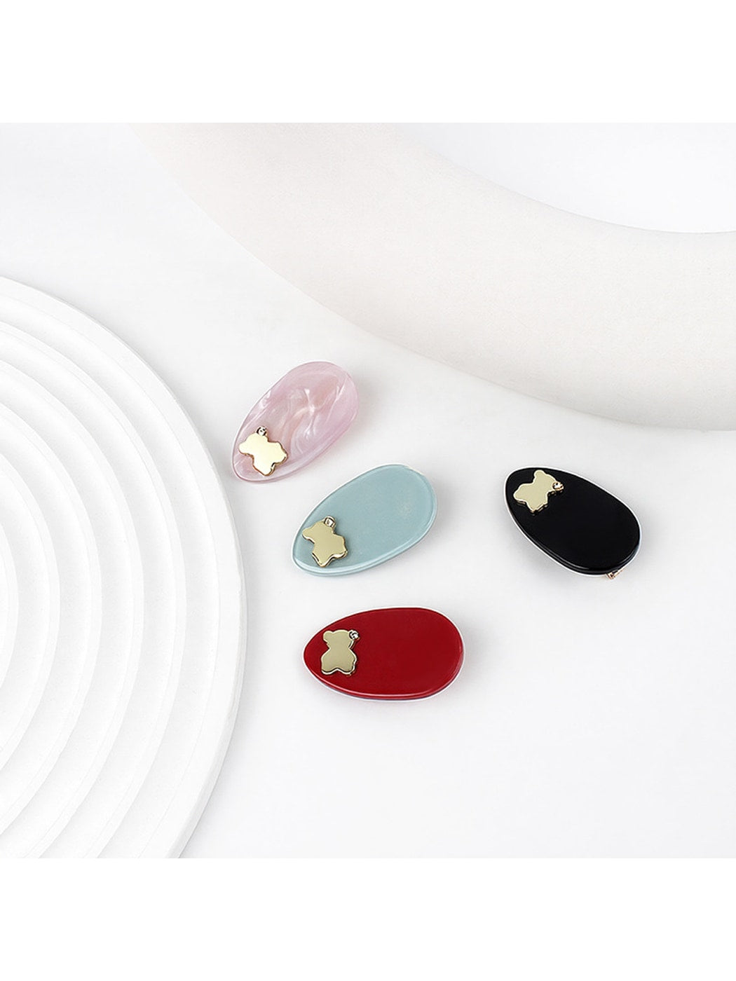 Beau - Oval Acetate Bear Detail Duckbill Hair Clip
