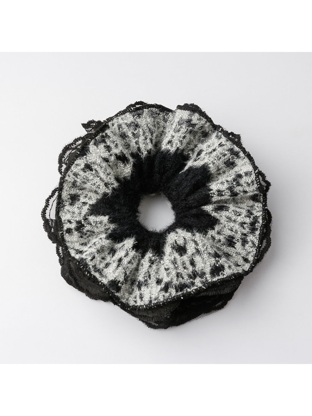 Gifty - Vintage Lace Hair Tie