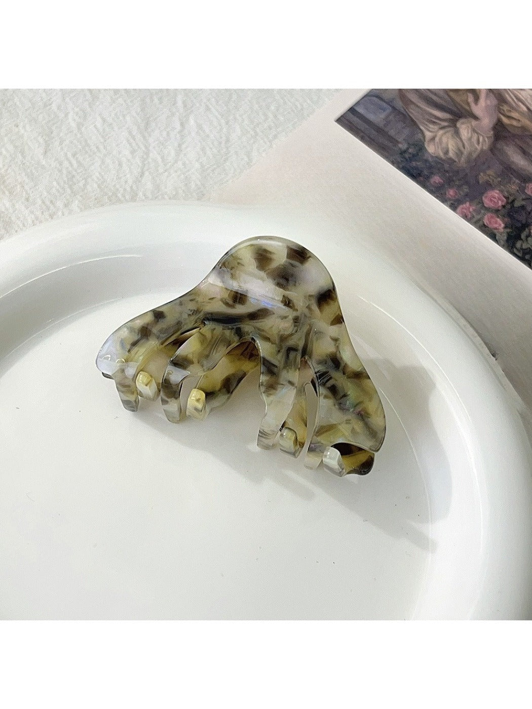 Beau - Exquisite Triangular Acetate Hair Clip