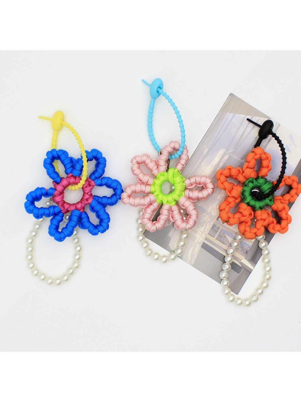 Keypus - Carrot Flower-Shaped Keychain