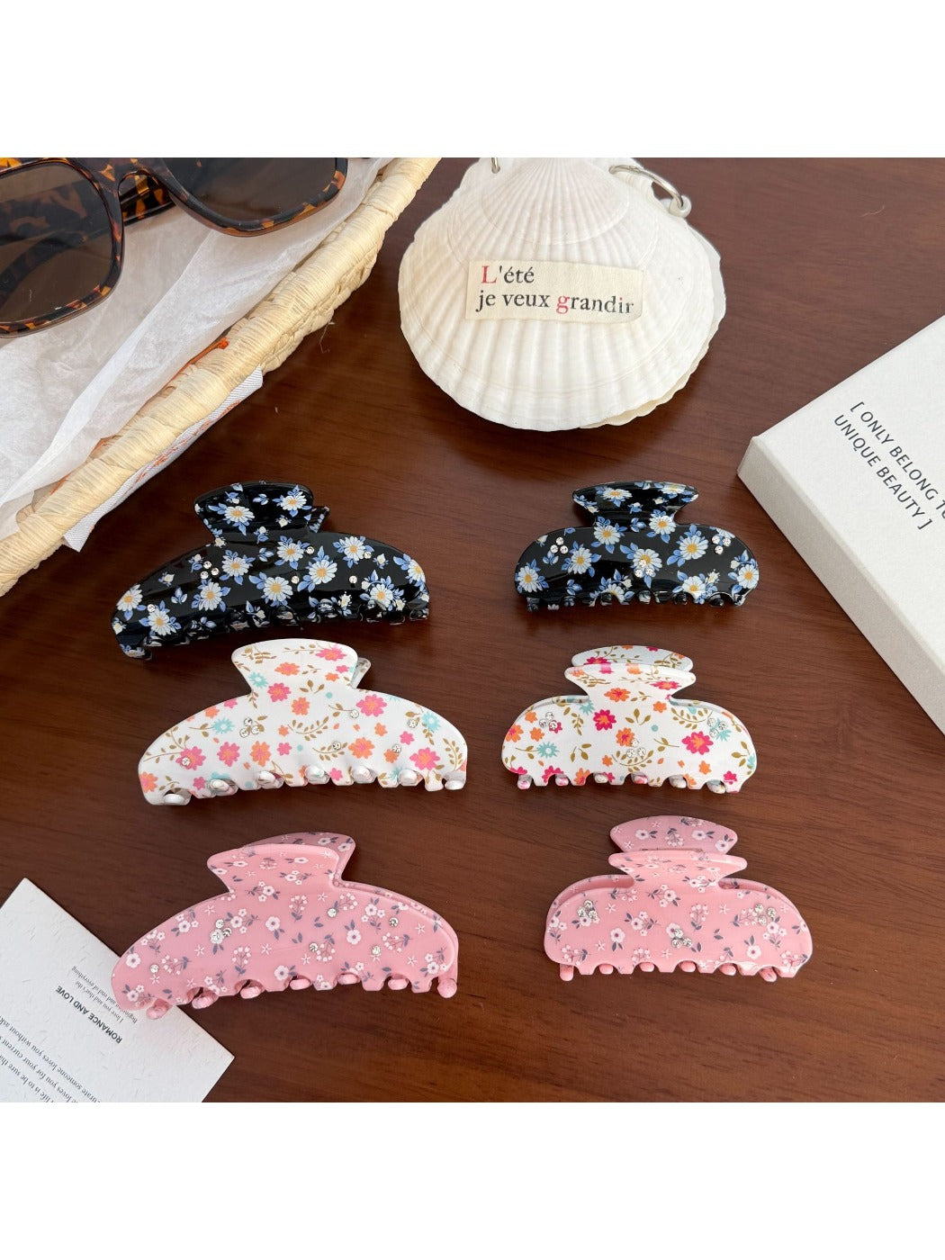 Beau - Sweet Floral Pattern Hair Claw Clip