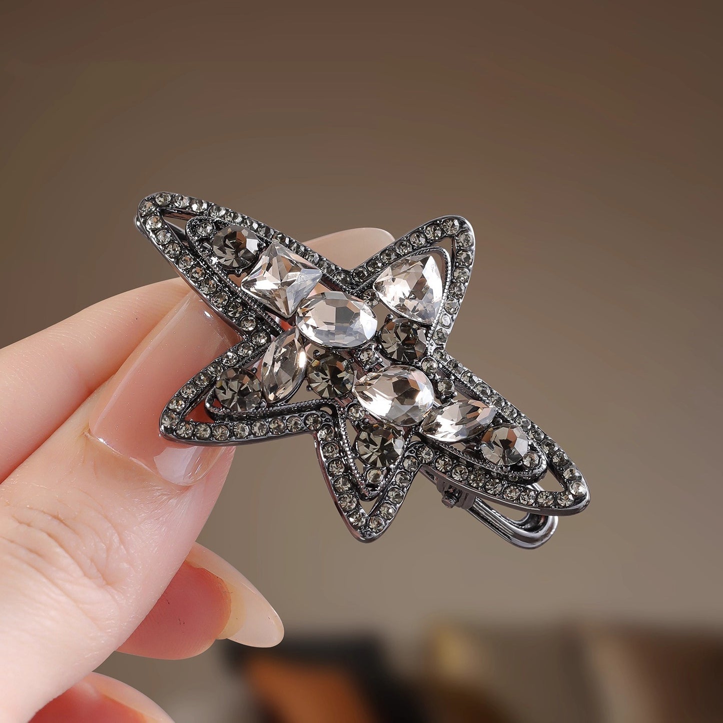 Beau - Layered Star Outline Hair Clip