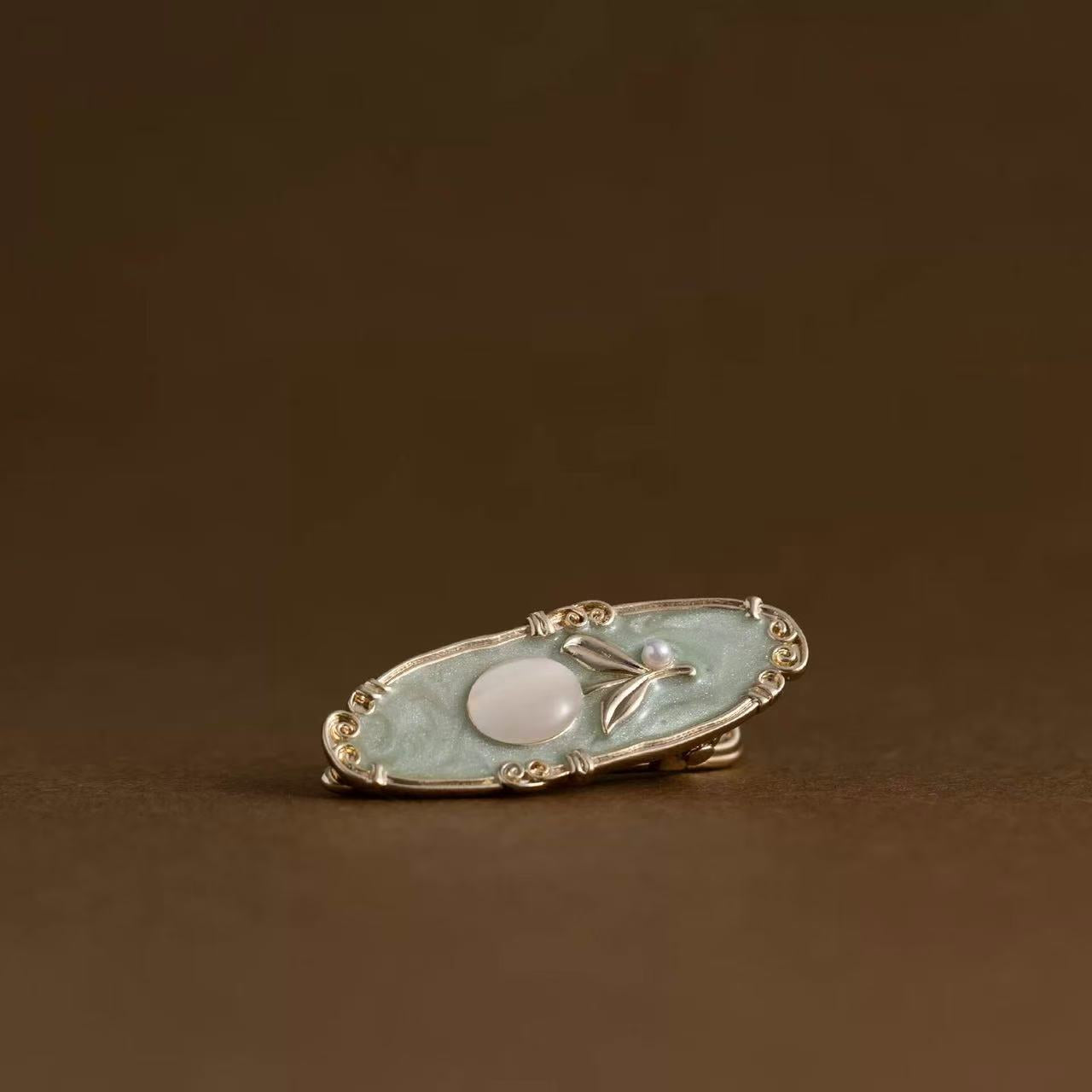 Beau - Green Tulip Oval Hair Clip