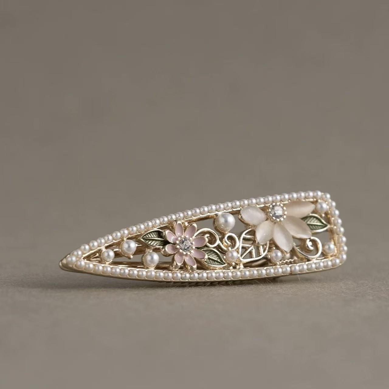 Beau - Floral Openwork Triangle Hair Clip