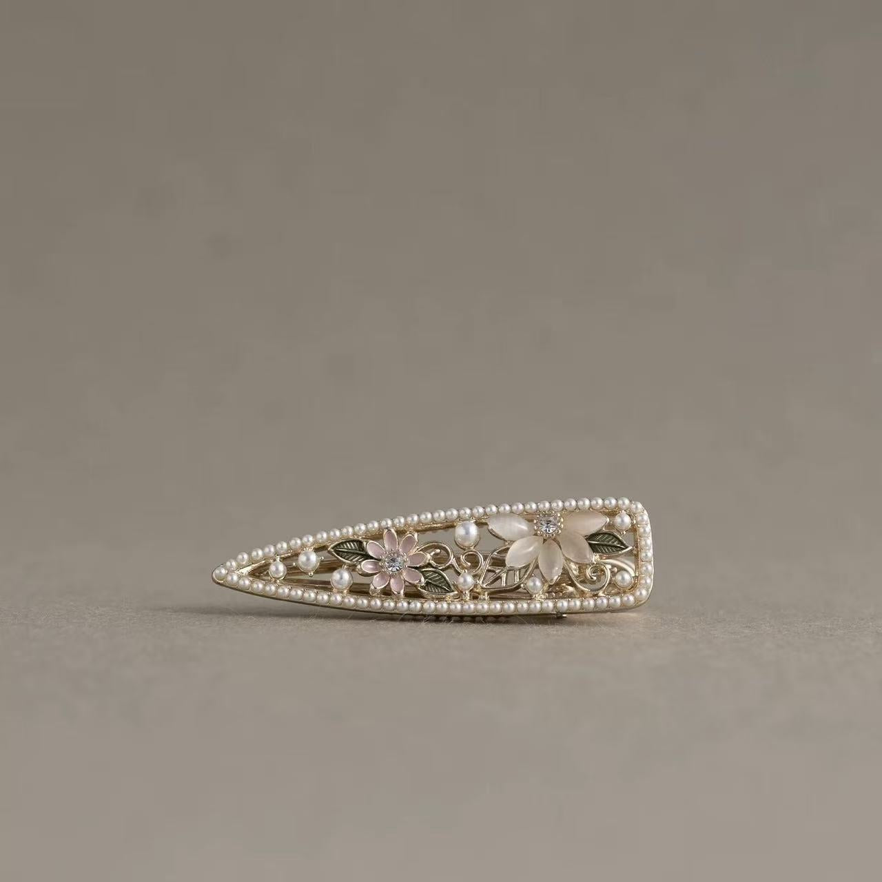 Beau - Floral Openwork Triangle Hair Clip
